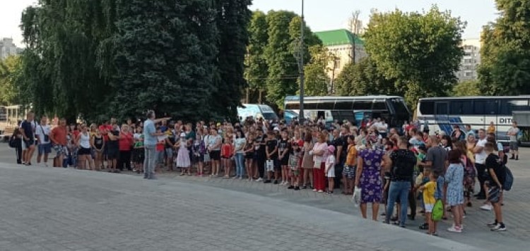 ПЯТА ОЗДОРОВЧА ЗМІНА ЧЕРКАСЬКИХ ДІТЕЙ ПРИЇХАЛА СЬОГОДНІ У СКАДОВСЬК