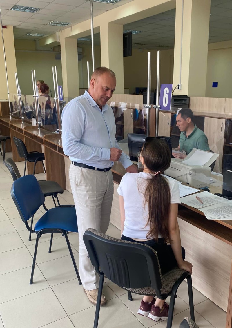 ФАХІВЦІ ДЕПАРТАМЕНТУ СОЦІАЛЬНОЇ ПОЛІТИКИ ВИДАЛИ ДОВІДКИ 20892 ВНУТРІШНЬО ПЕРЕМІЩЕНИМ ОСОБАМ