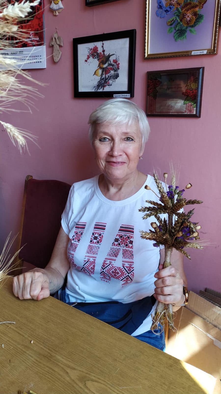 У ТЕРИТОРІАЛЬНОМУ ЦЕНТРІ ДЛЯ ПЕНСІОНЕРІВ ПРОВОДЯТЬ ЗАНЯТТЯ З ДЕКОРАТИВНО-ПРИКЛАДНОГО МИСТЕЦТВА